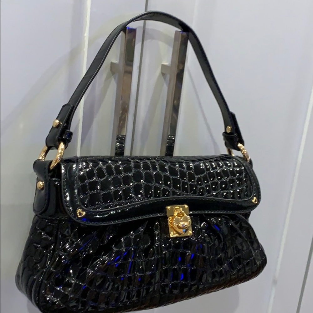 V.S. Verlsus Handbag And Crossbody